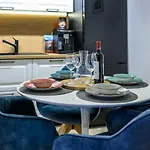 Five Stars Apartment